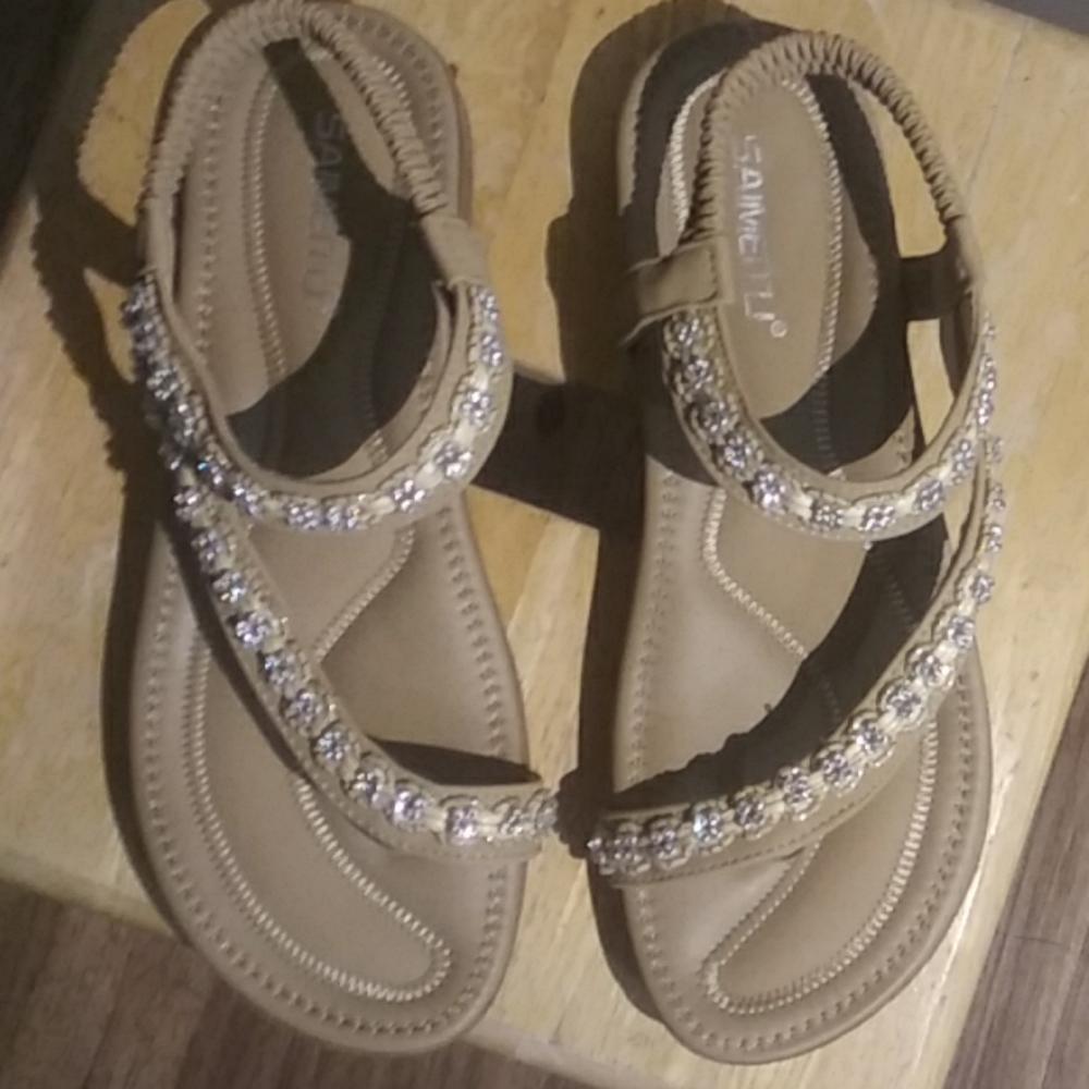 Sandles
